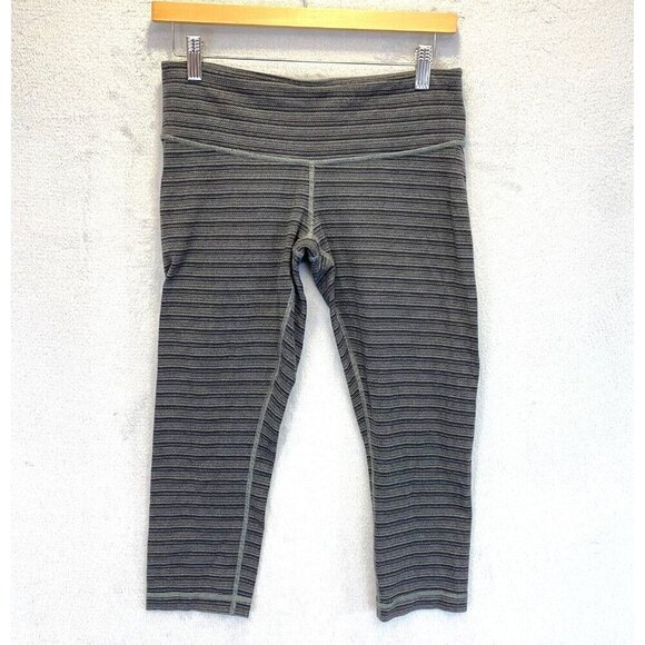 Lululemon Wunder Under Capri Pants Gray Black Striped Leggings Size 8 Cropped - Picture 1 of 15